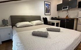 Apartment In The Heart Of Pula